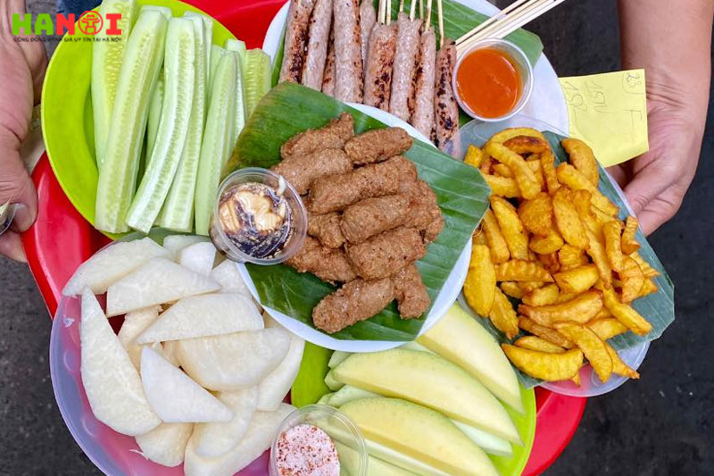 Nem-chua-nuong-co-phuong-hanoitoplist