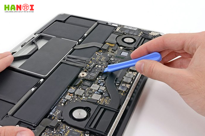 Sua-macbook-ha-noi-hanoitoplist