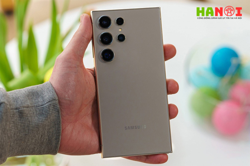 Danh-gia-chi-tiet-bo-san-pham-cao-cap-samsung-galaxy-s25-series-2