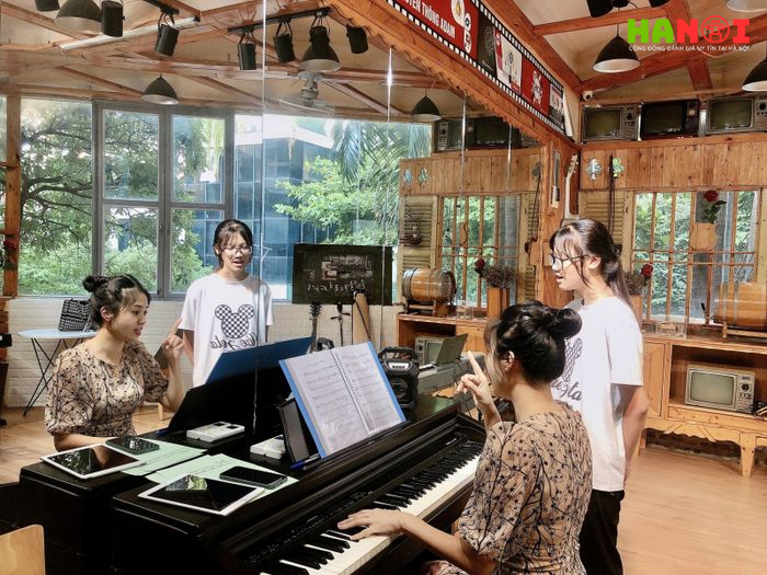 Dao-tao-thanh-nhac-rosie