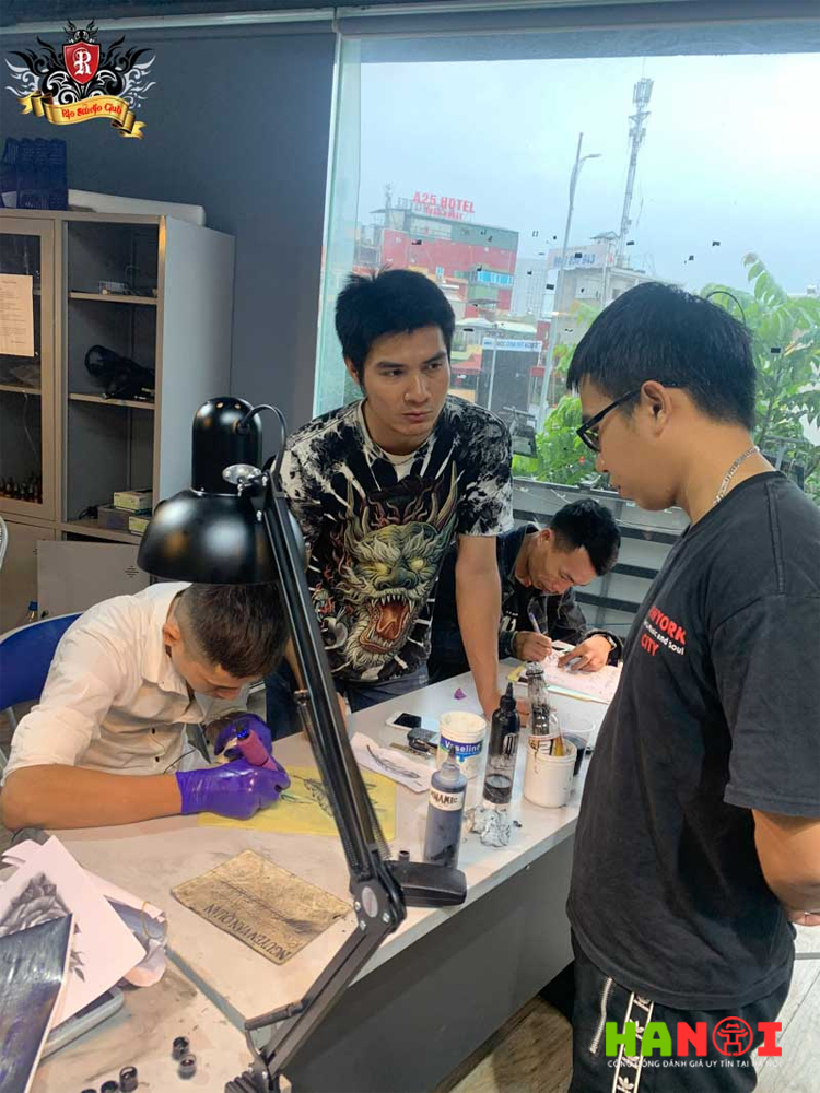 Hoc-xam-con-duong-tro-thanh-tattoo-artist-chuyen-nghiep-2