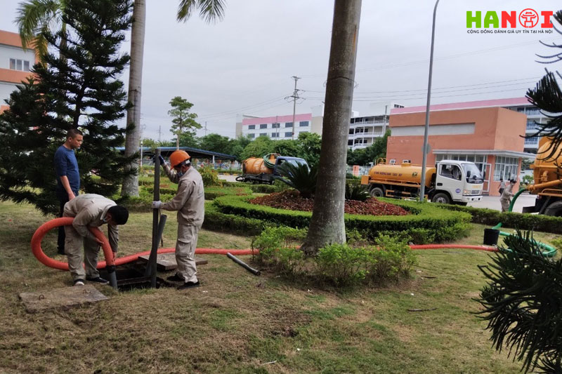 Cong-ty-ve-sinh-moi-truong-xanh-viet-tin-hanoitoplist