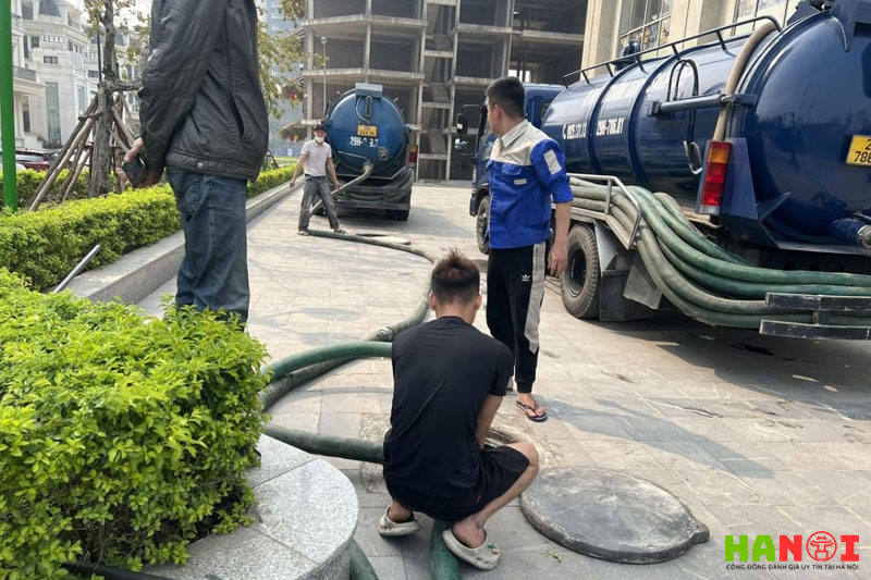 Ve-sinh-moi-truong-anh-duc-hanoitoplist