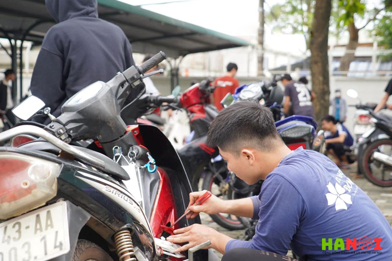 Han-nhua-xe-may-pho-hoang-hoa-tham-1-hanoitoplist