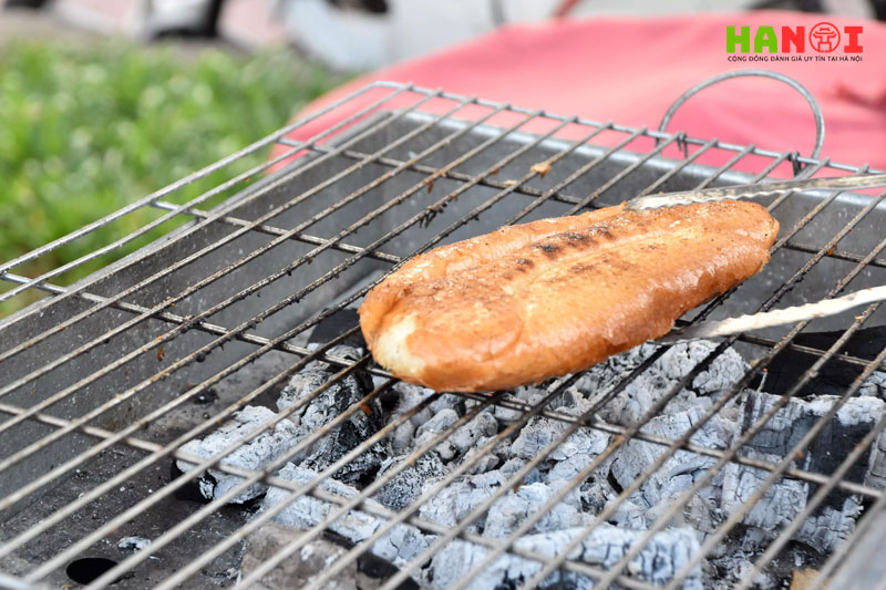 Banh-mi-nuong-muoi-ot-meox2-hanoitoplist