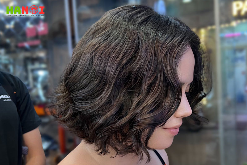 Nguyen-hung-hair-salon-hanoitoplist