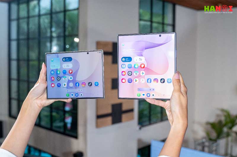 Dien-thoai-gap-samsung-man-lon-cho-nguoi-lam-viec-da-nhiem-1