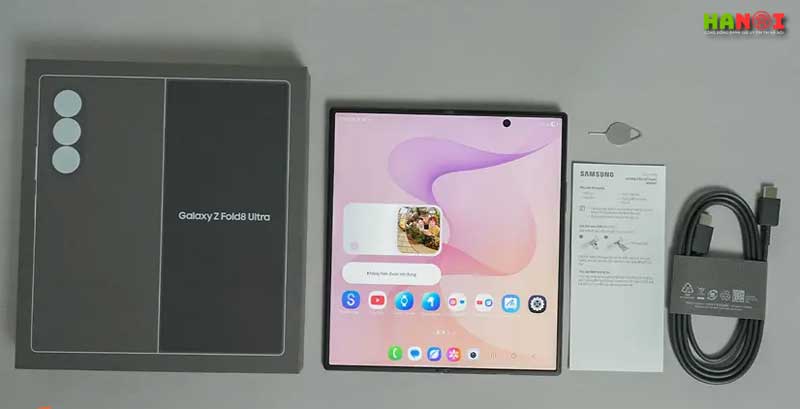 Dien-thoai-gap-samsung-man-lon-cho-nguoi-lam-viec-da-nhiem-4