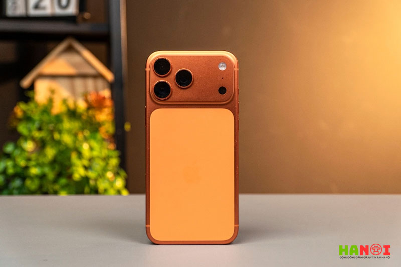 He-sinh-thai-apple-lien-mach-voi-iphone-17-pro-max-va-macbook-neo-1