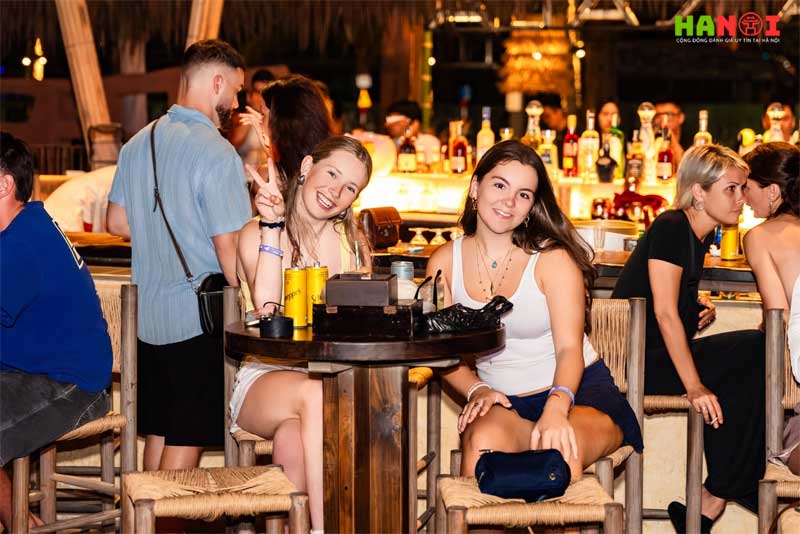 Cocktail-ben-bien-va-xu-huong-tan-huong-moi-tai-kala-kala-beach-club-6